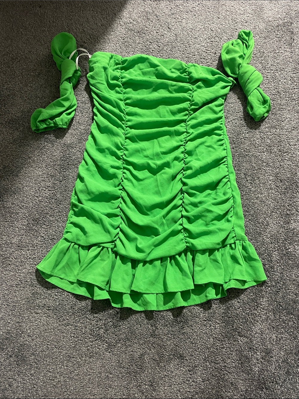 Green Ruched Off-Shoulder Ruffle Hem Dress - Picture 2 of 2